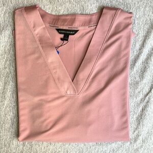 New Banana Republic Ladies V neck, L